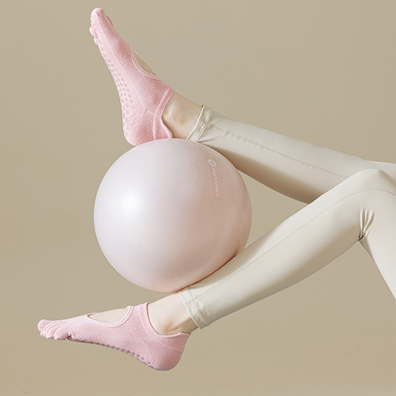 جوارب غير قابلة للانزلاق لليوغ - مراجعة Grip Sock Yoga وسعره